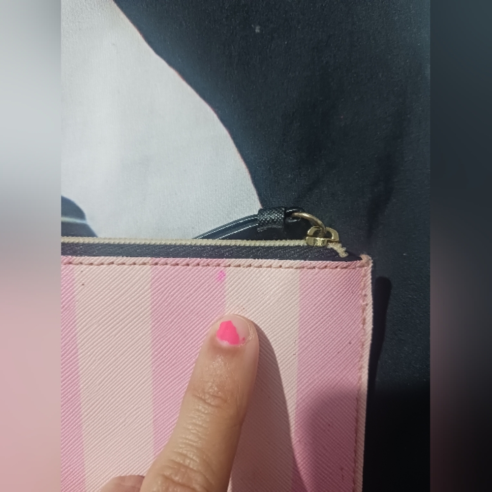 Victoria's Secret Women Mini Zip Flat Bag - Picture 9 of 10